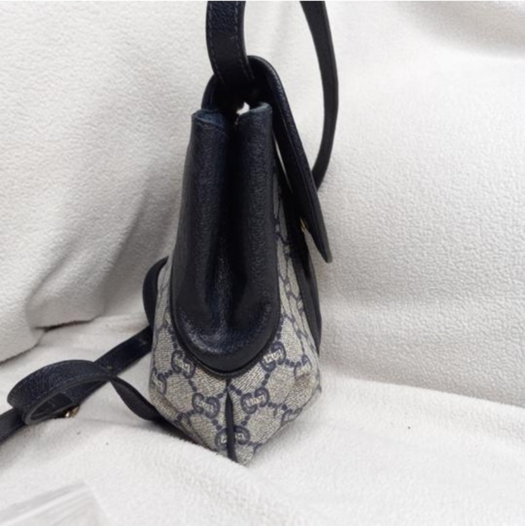 Authentic Vintage Gucci Plus GG Monogram Supreme Crossbody Bag - Picture 6 of 14